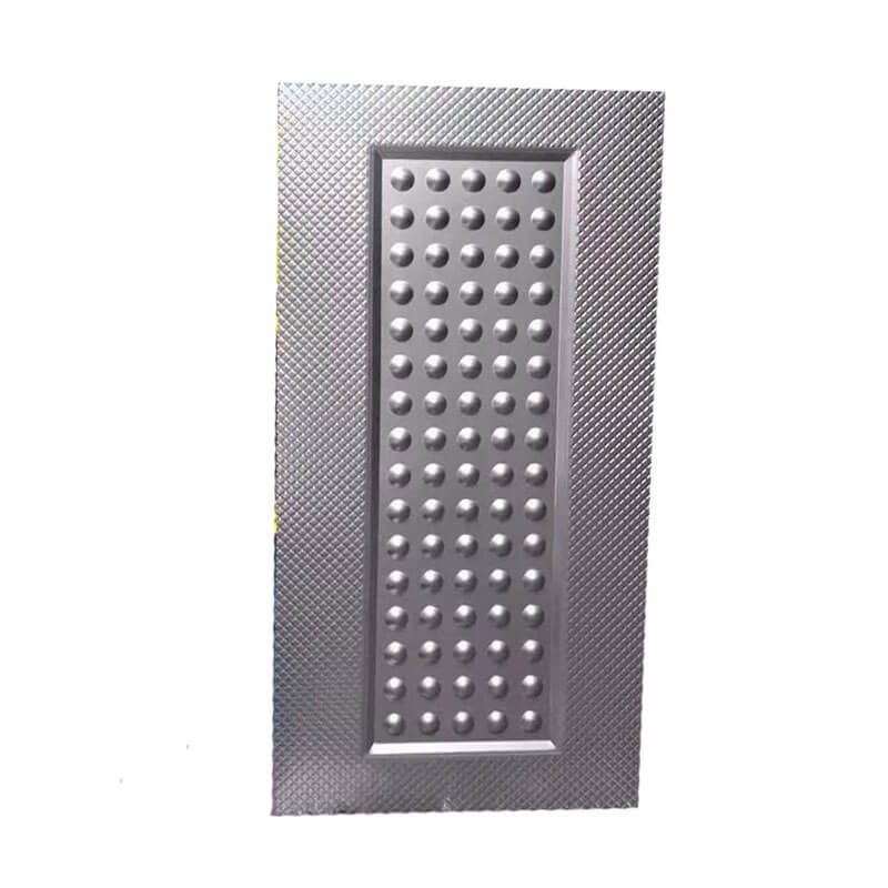 El panel de la puerta grabado en relieve modificado para requisitos particulares estampó la puerta de metal de acero en frío